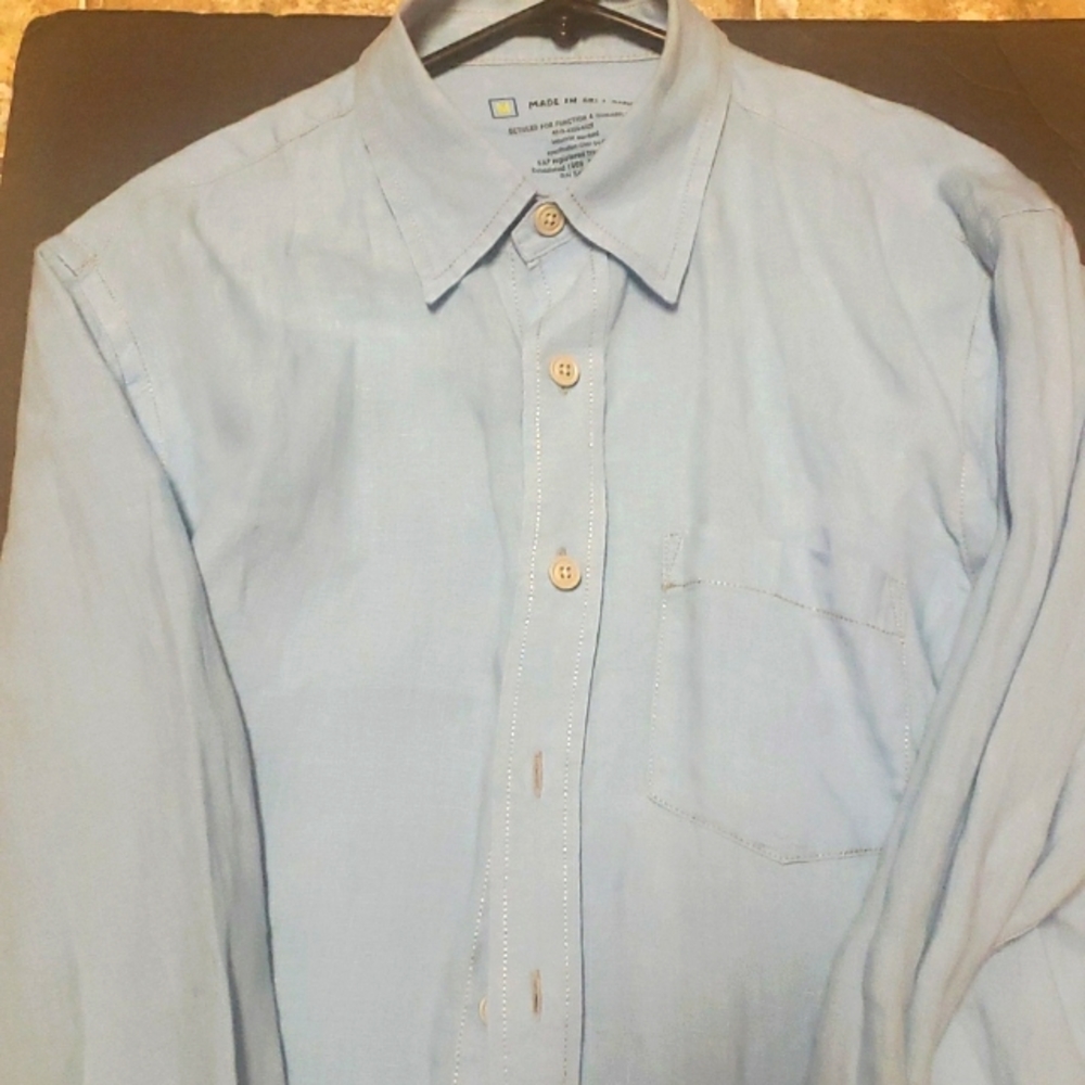 Gap shirt